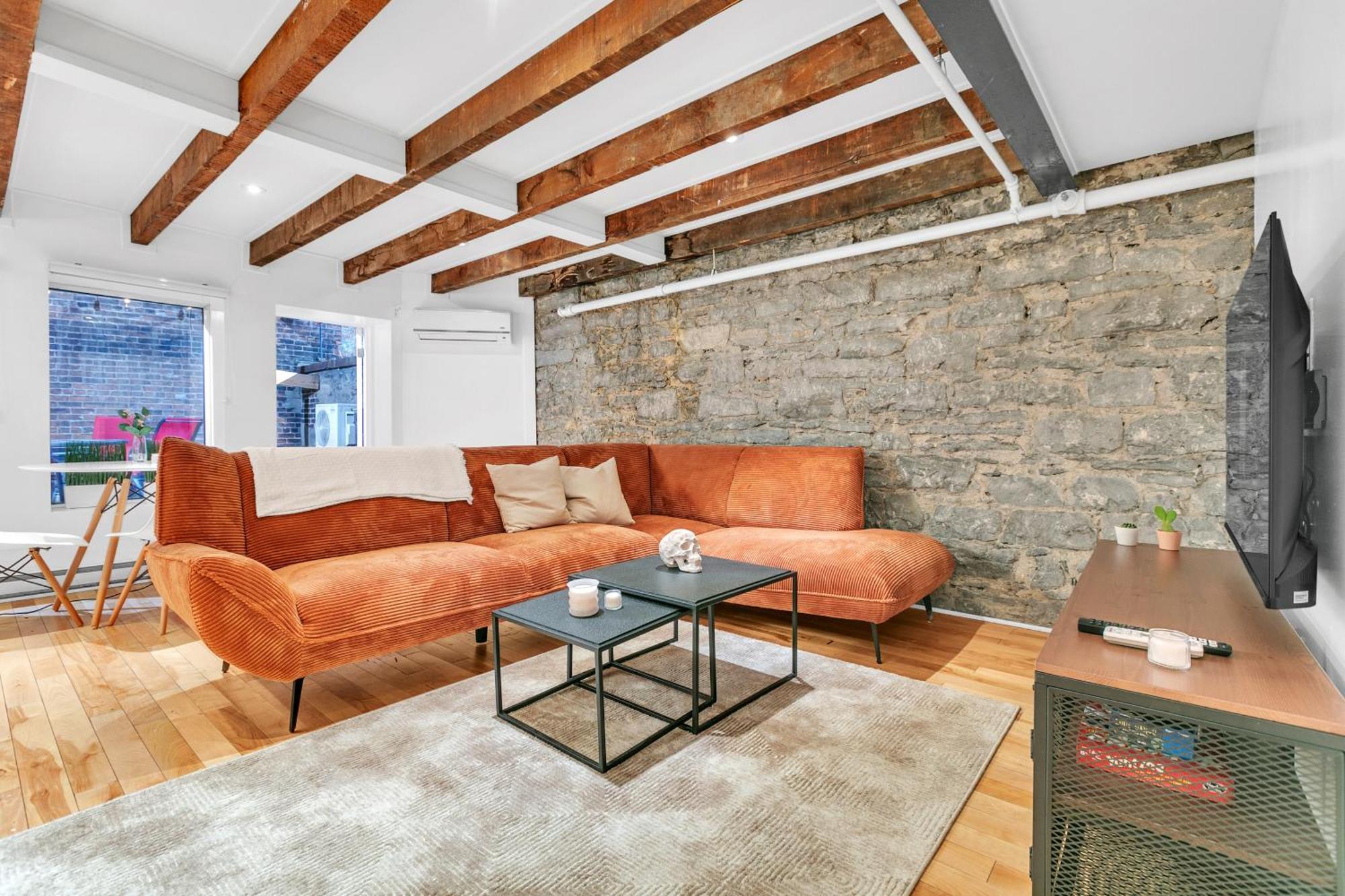 Etire Floor Loft In The Heart Of Old * Montreal